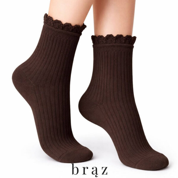 Skarpetki damskie z ozdobną koronką – brąz