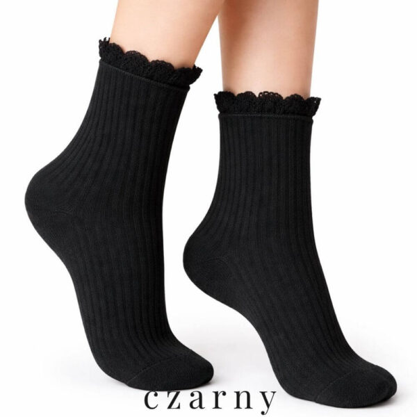 Skarpetki damskie z ozdobną koronką – czarny
