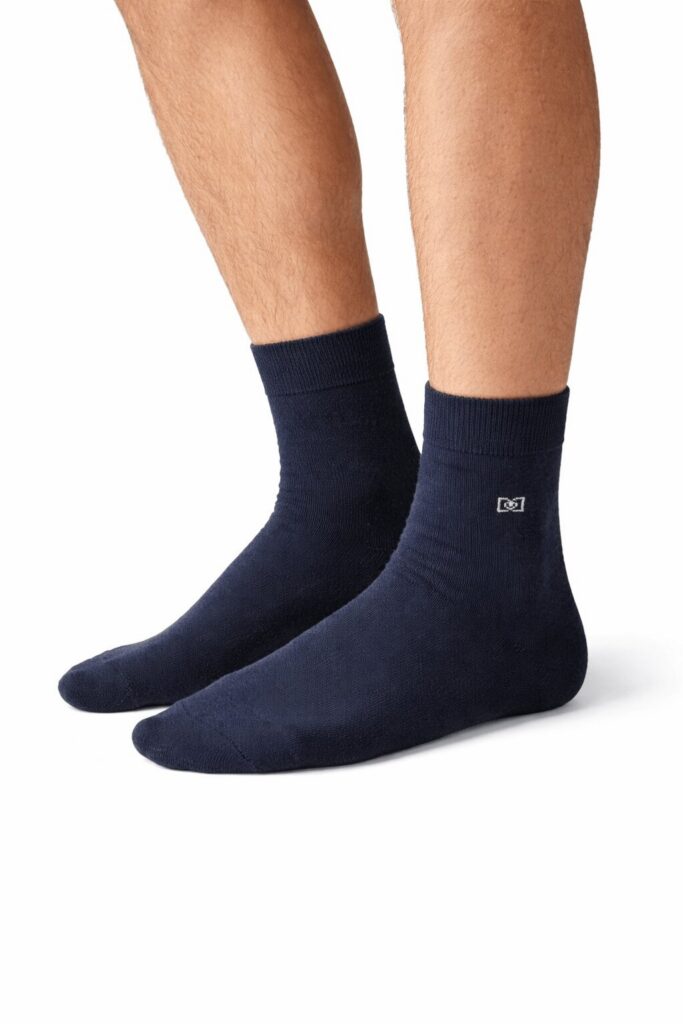męskie skarpety bawełniane granatowe wygląd na nodze długość klasyczna