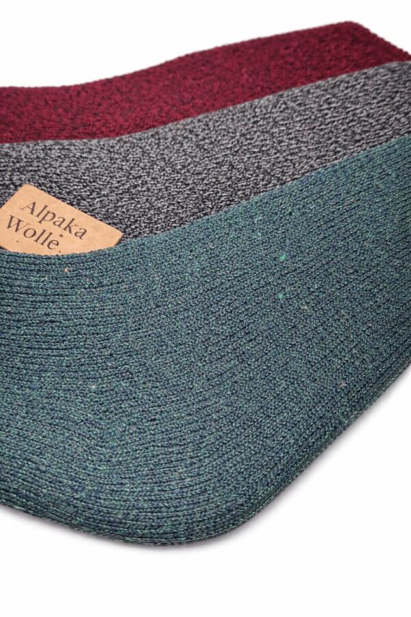 ciepłe skarpety z alpaki zbliżenie struktury