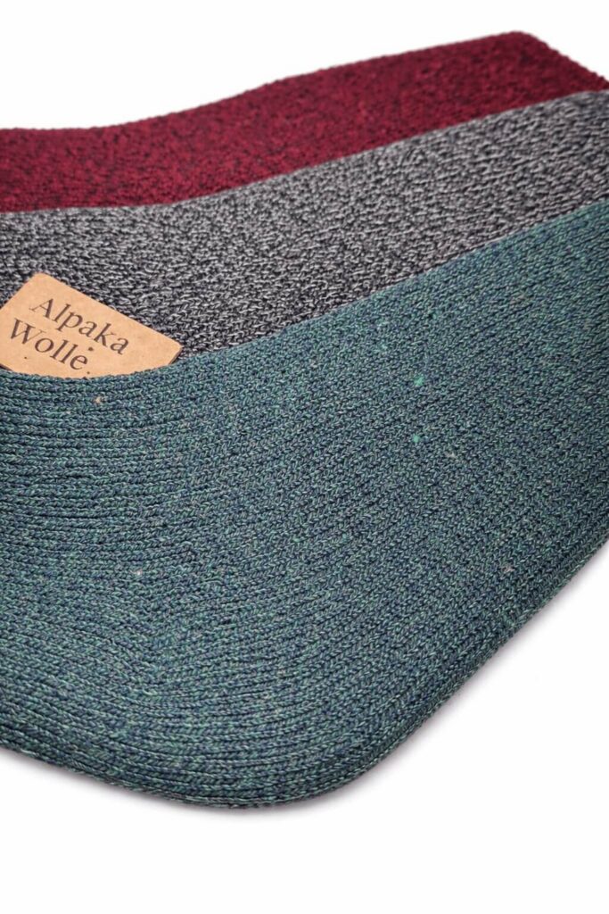 ciepłe skarpety z alpaki zbliżenie struktury