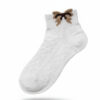 wzór damskich białych stopek z ozdobnym detalem 5 par
